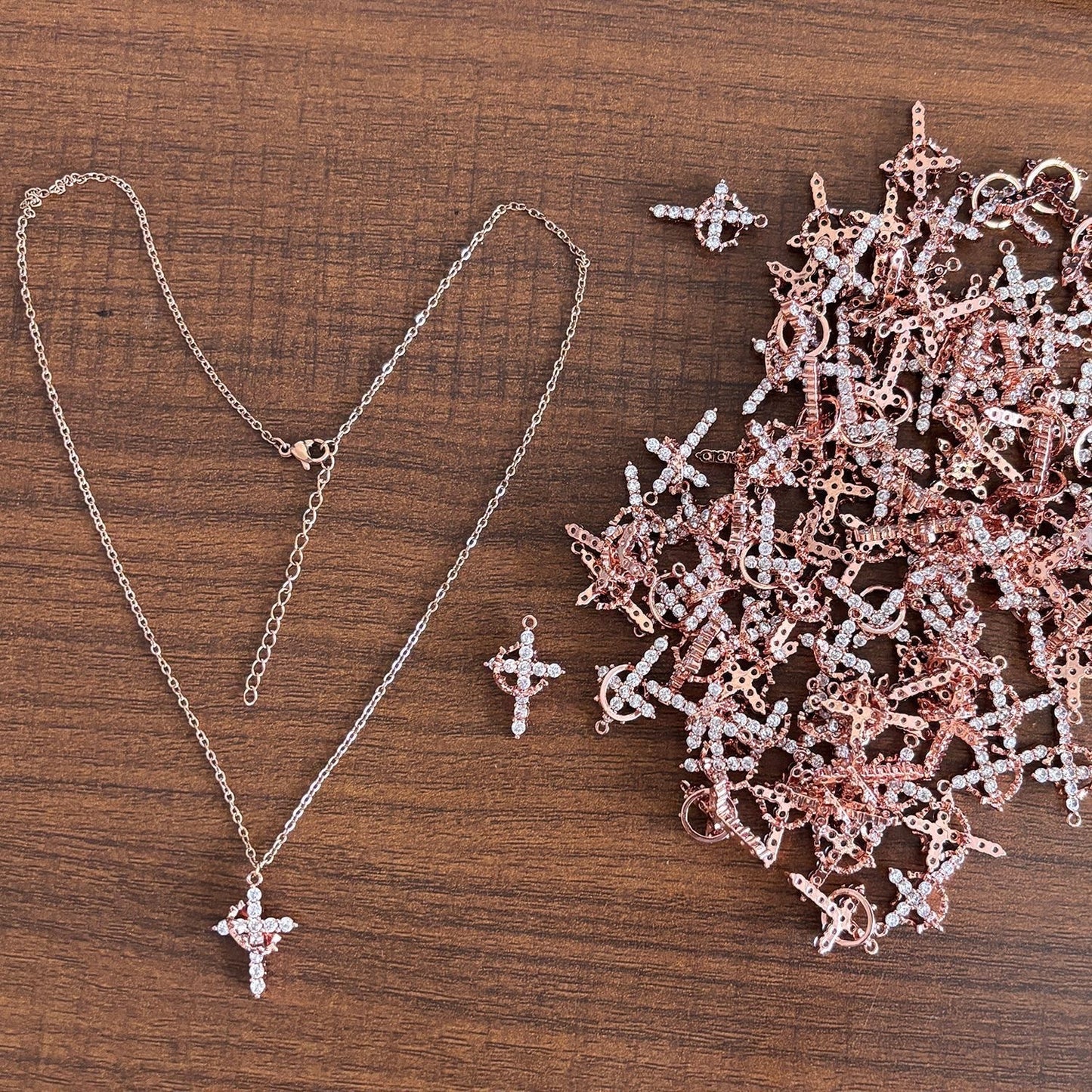Gloréa™ Cross & Crown Necklace